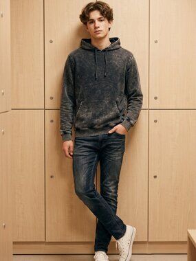 Hot Topic Men’s Hoodie Size Medium RN 120684 – Washed Black Look
